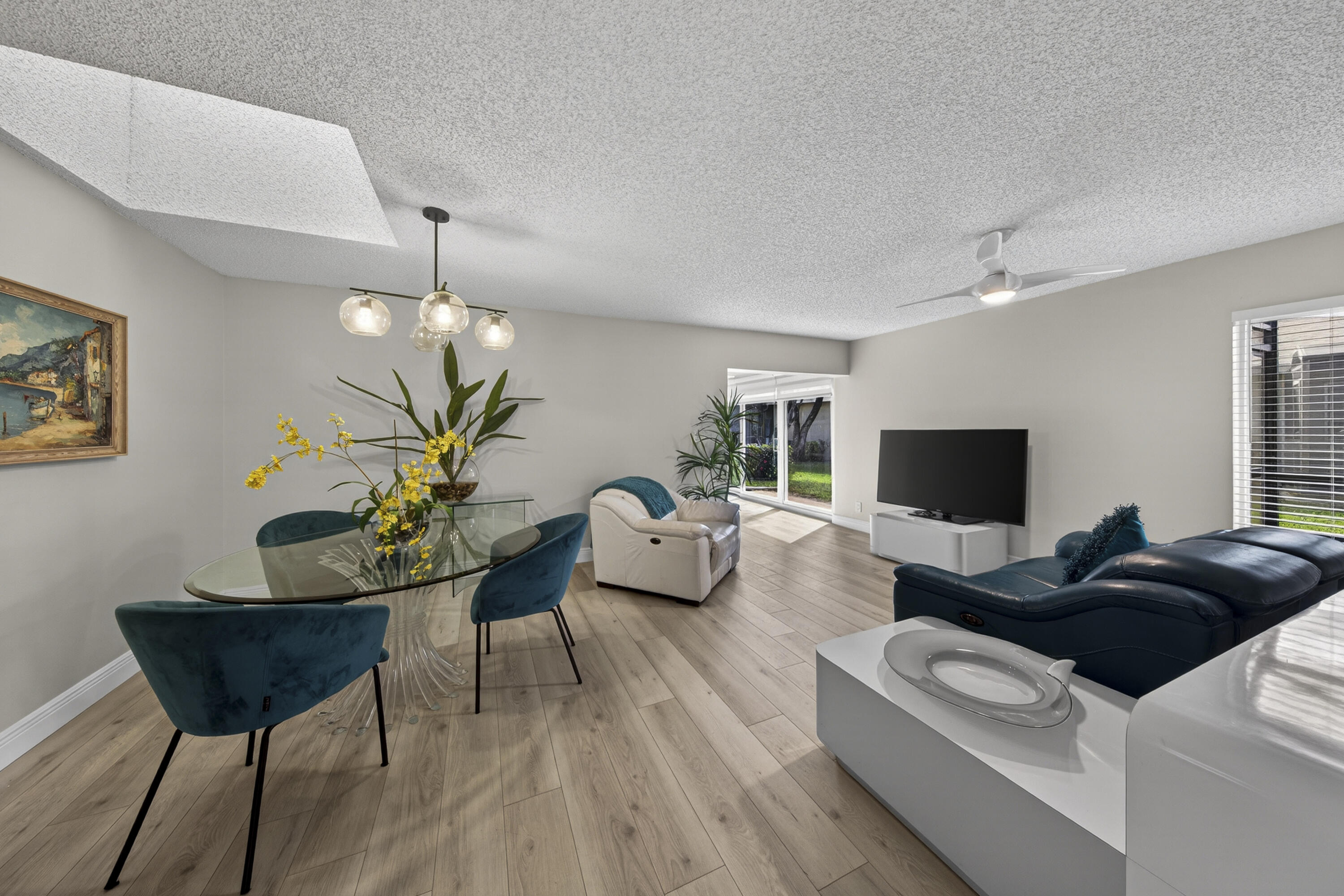 WHISPER WALK - Residential