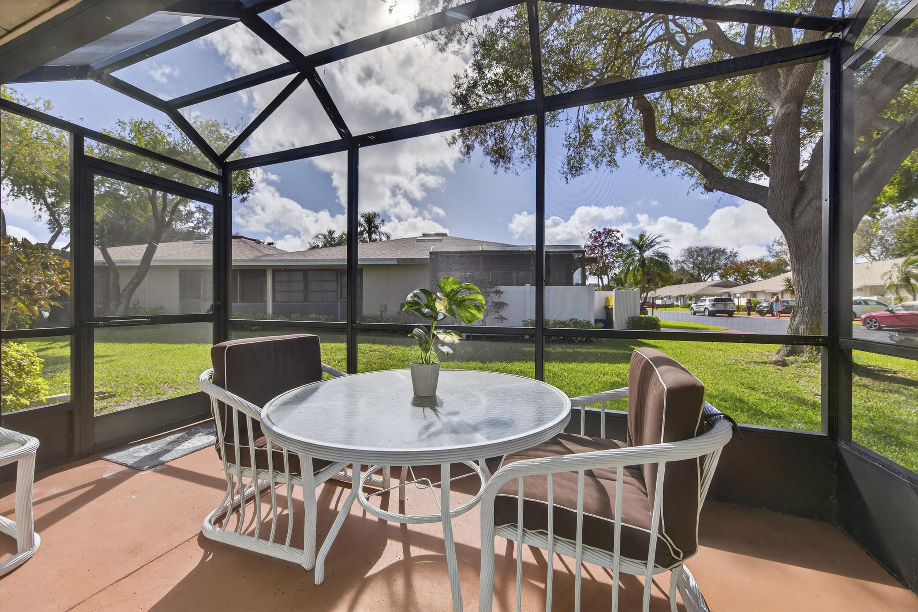 WHISPER WALK - Residential