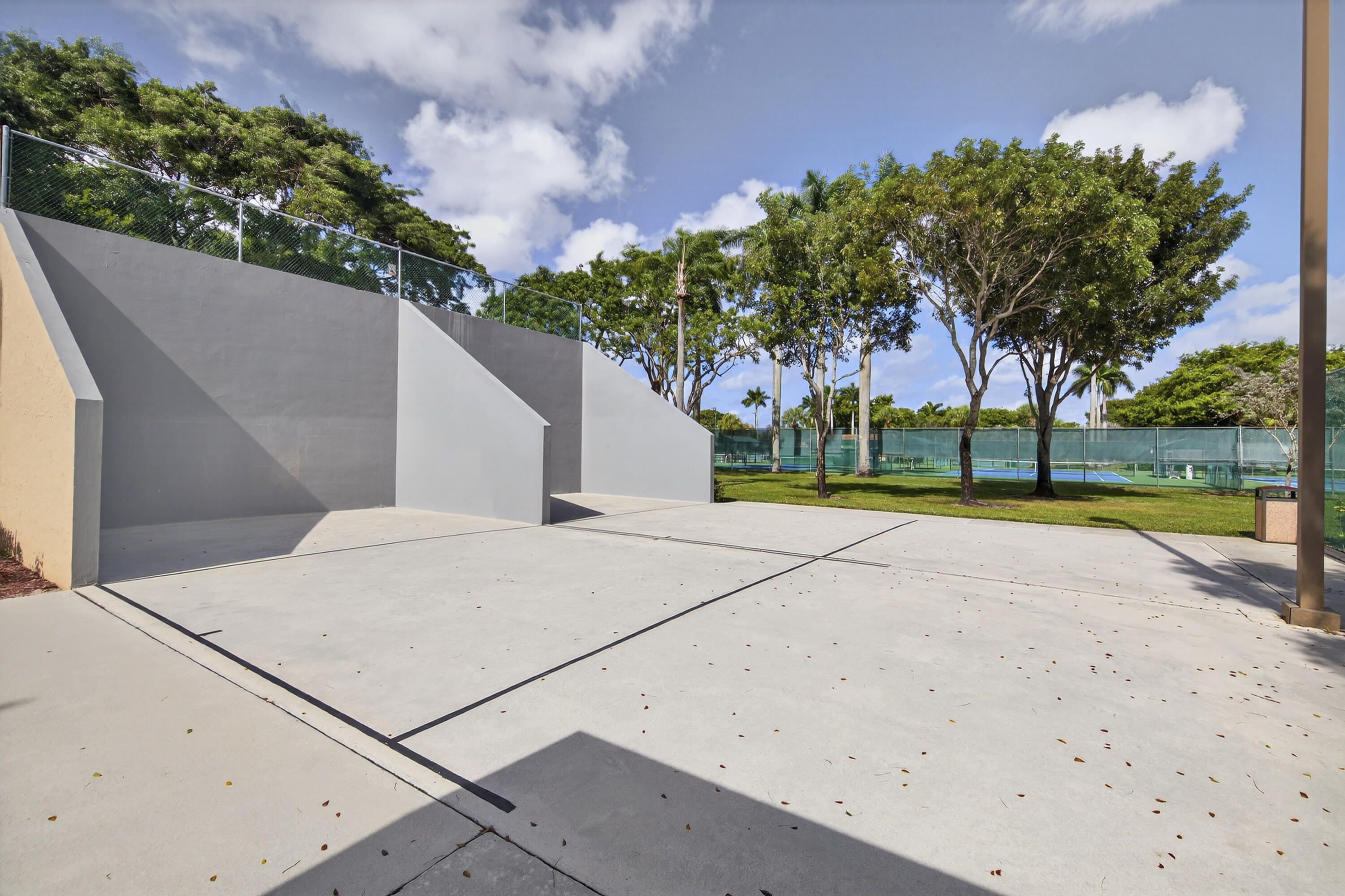 WHISPER WALK - Residential