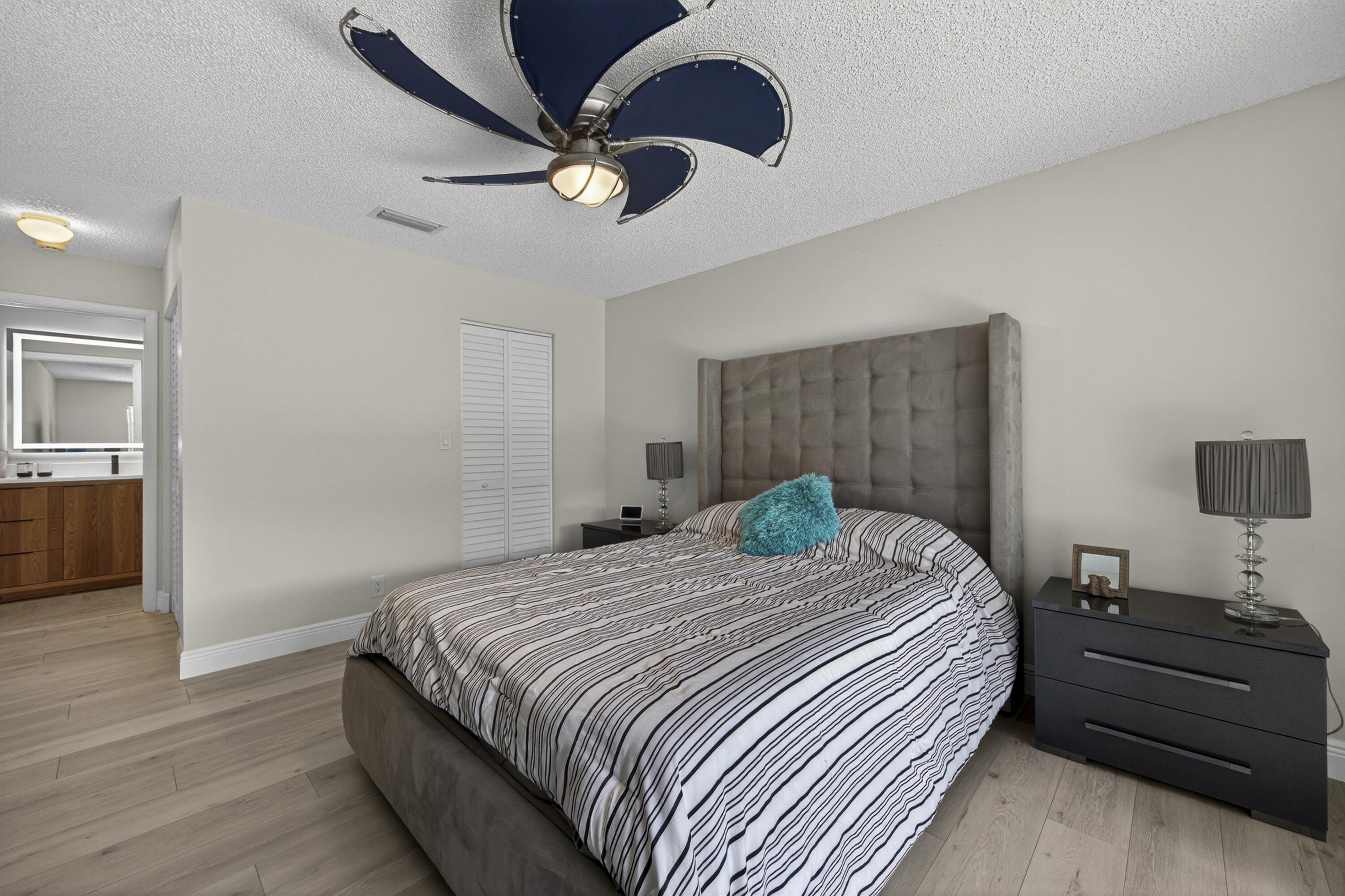 WHISPER WALK - Residential