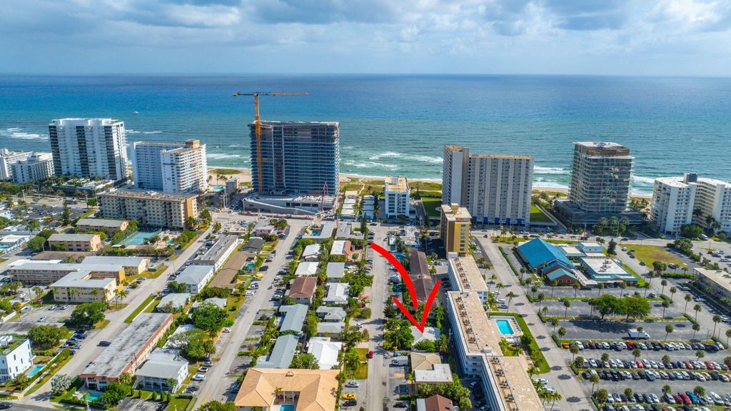 Photo of 3208 NE 8th Court #1, Pompano Beach, FL 33062 (MLS # B26030864)