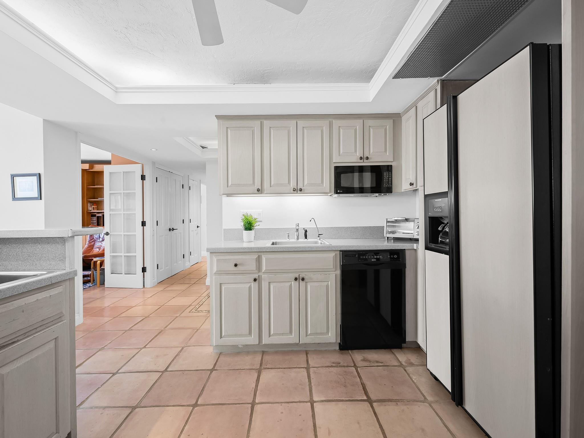 Southpoint Condominium - Residential