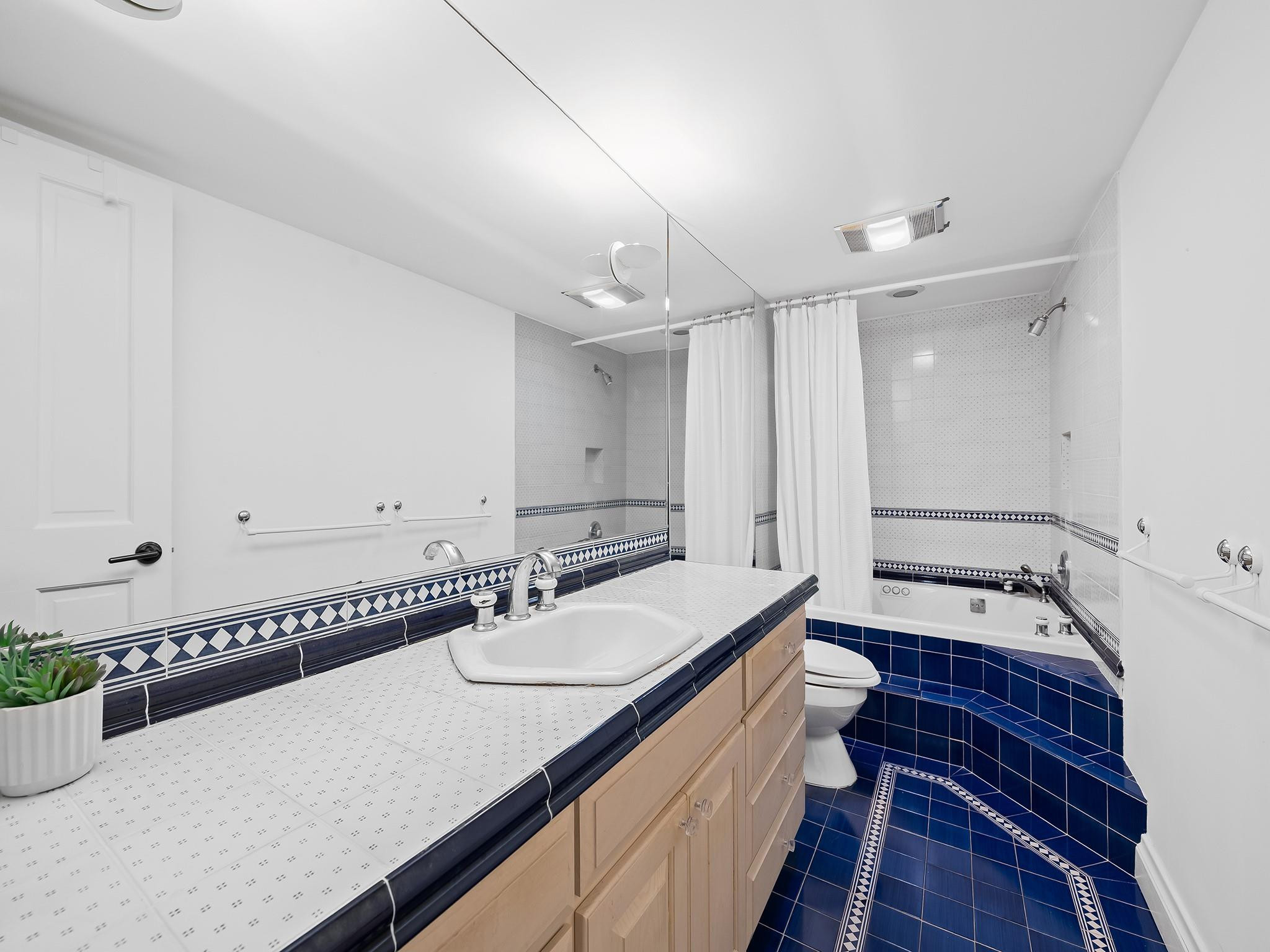 Southpoint Condominium - Residential