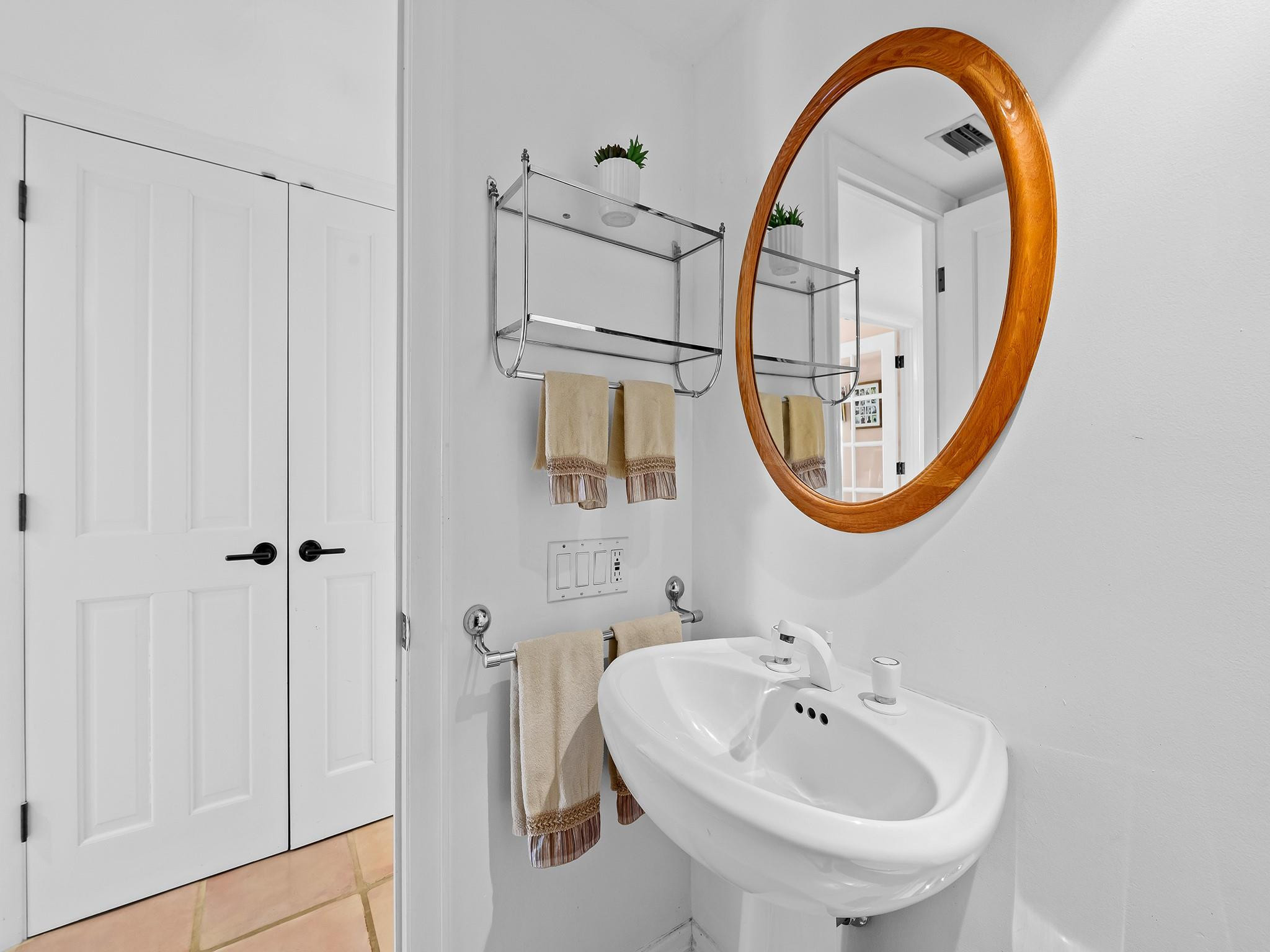 Southpoint Condominium - Residential