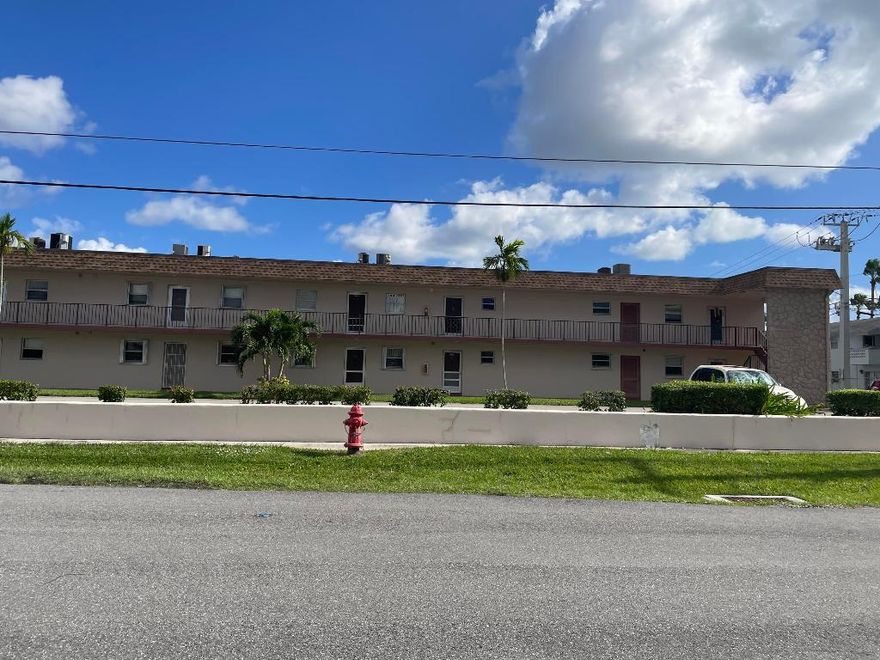 Rare opportunity to buy this studio at Lakeside Village. Enjoy your Pied-a-terre in central Palm Beach County with beaches, airport and downtown areas of WPB and Lake Worth Beach all nearby. Lakeside Village is 55plus living with many amenities such as 2 swimming pools, bocci, shuffleboard, 2 clubhouses, gym and fitness trail. Enjoy many social activities throughout the year. Sorry no renting first 2 years of ownership.