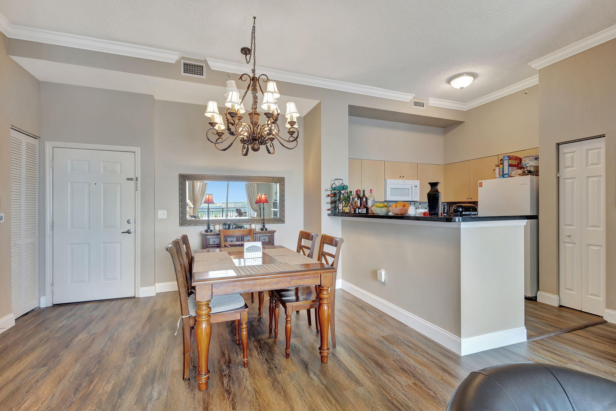 616 Clearwater Park Road Lp06