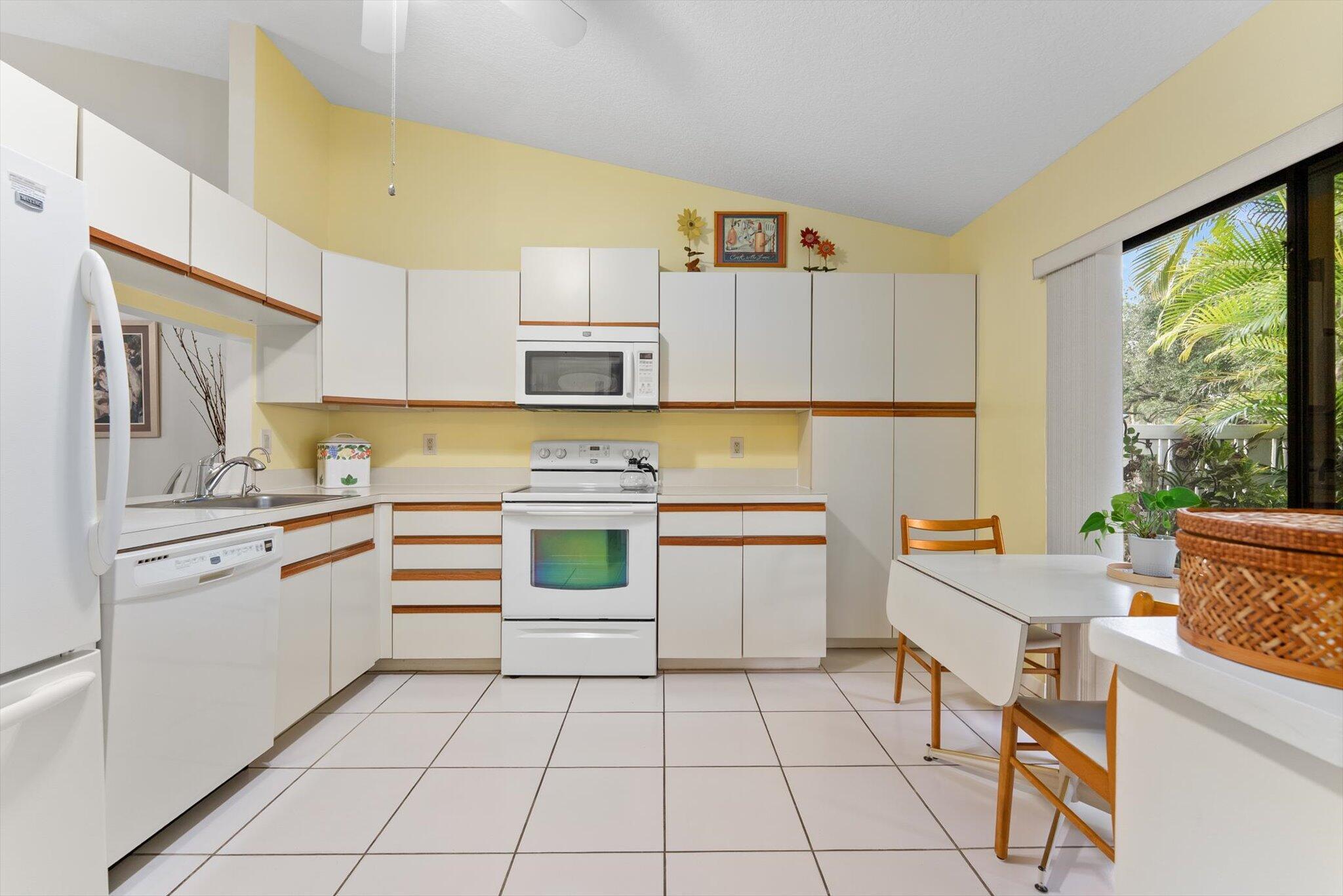 TARTAN COCONUT CREEK PHAS - Residential