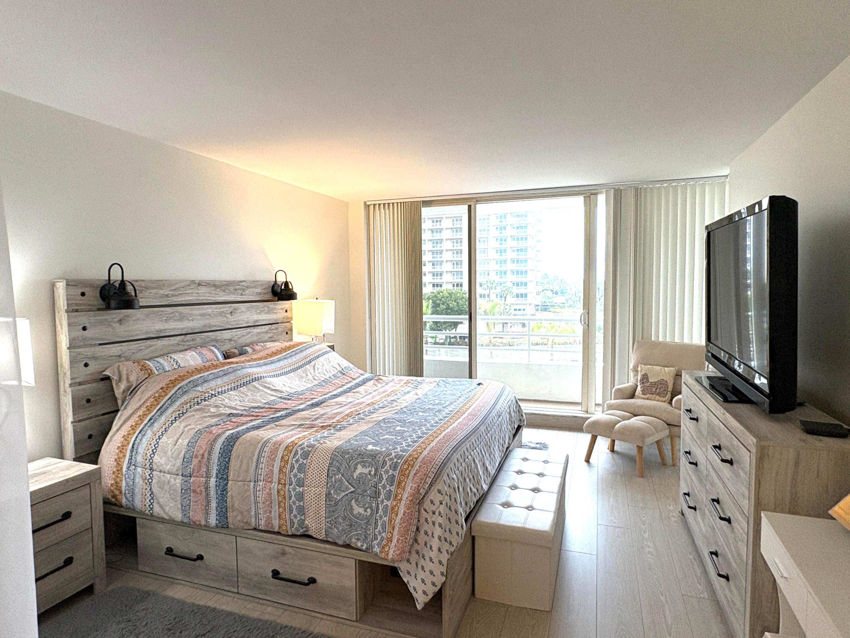 SEA RANCH CLUB OF BOCA II CONDO - Residential