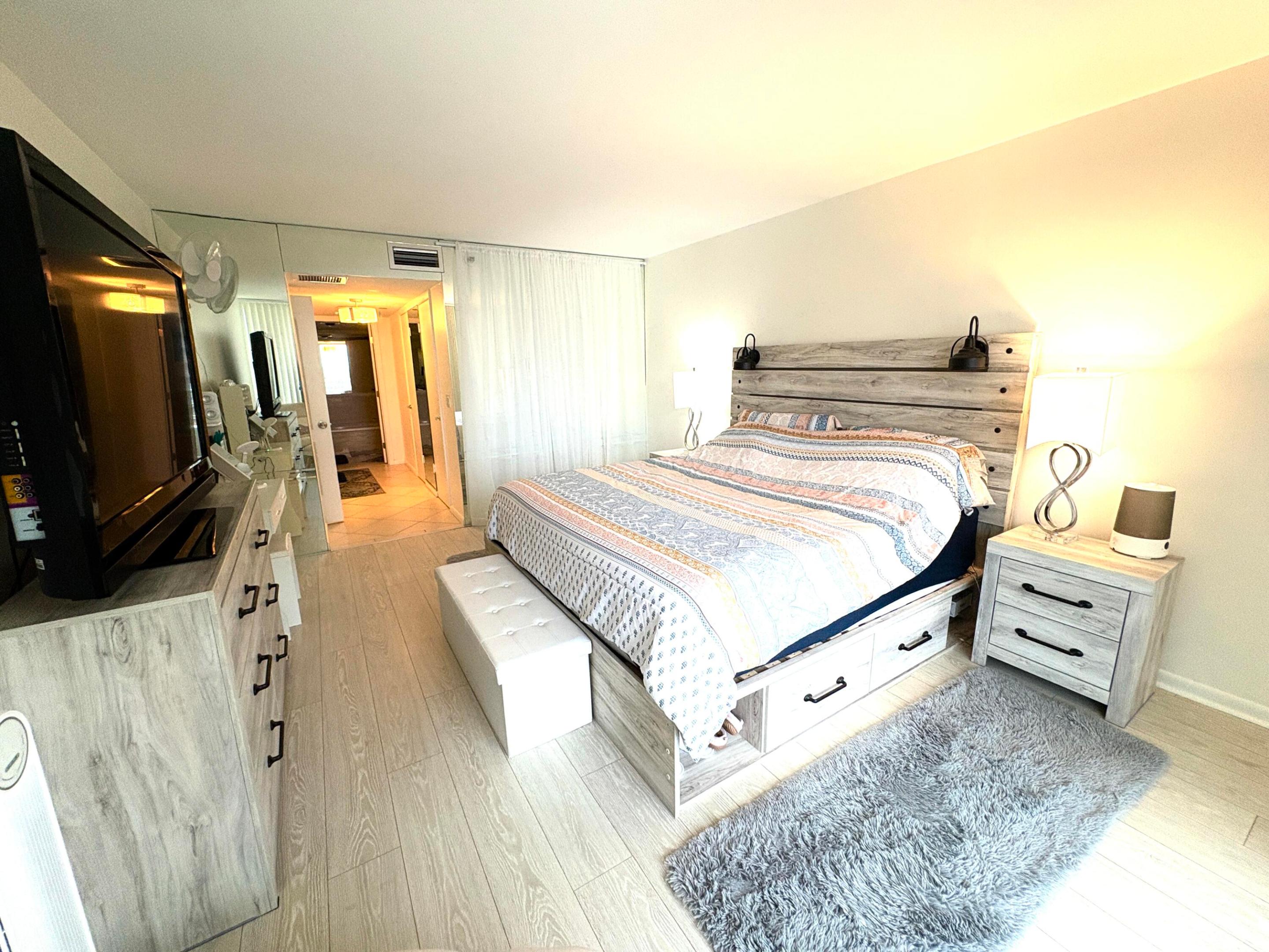 SEA RANCH CLUB OF BOCA II CONDO - Residential