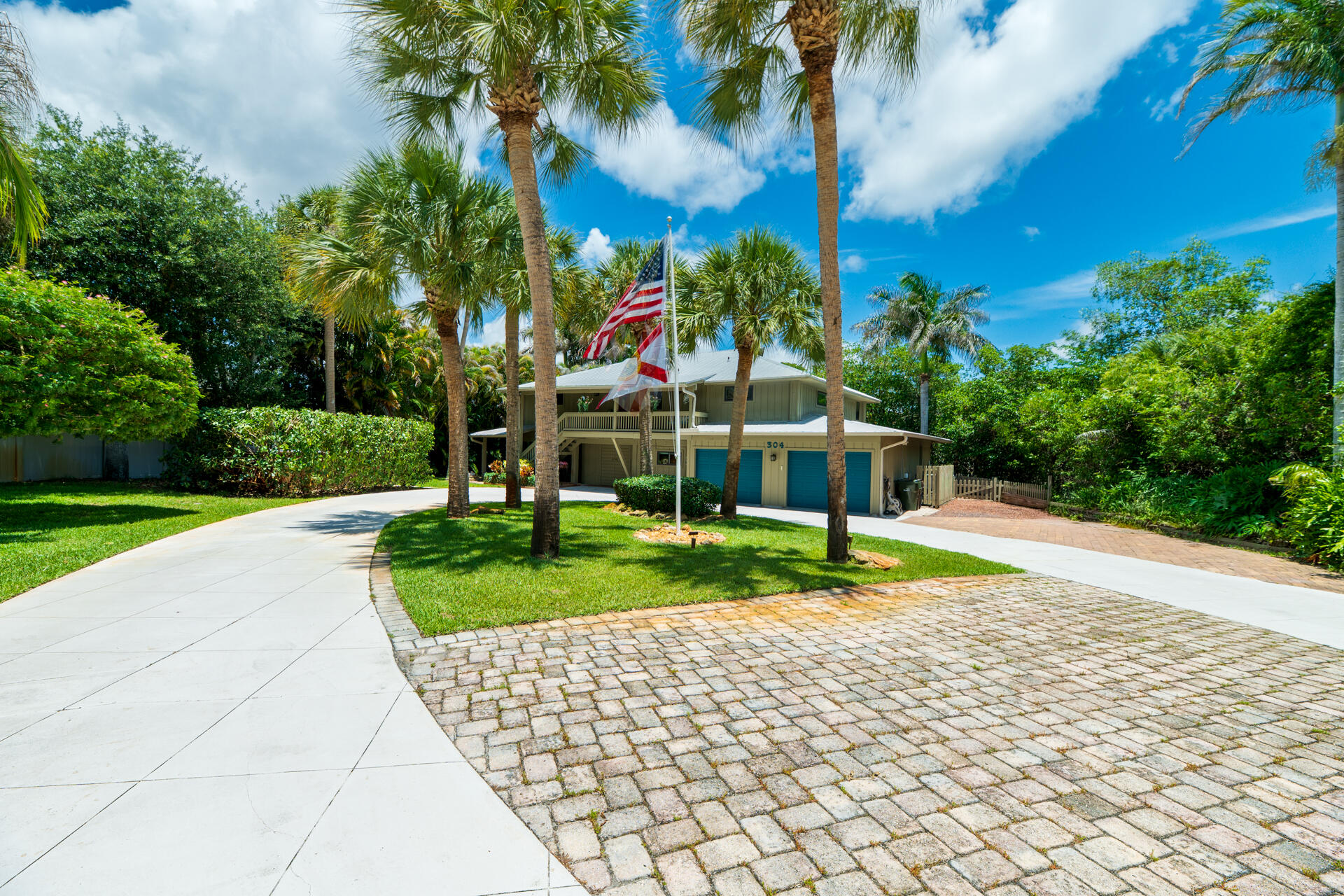 304 SW Indian Groves Drive