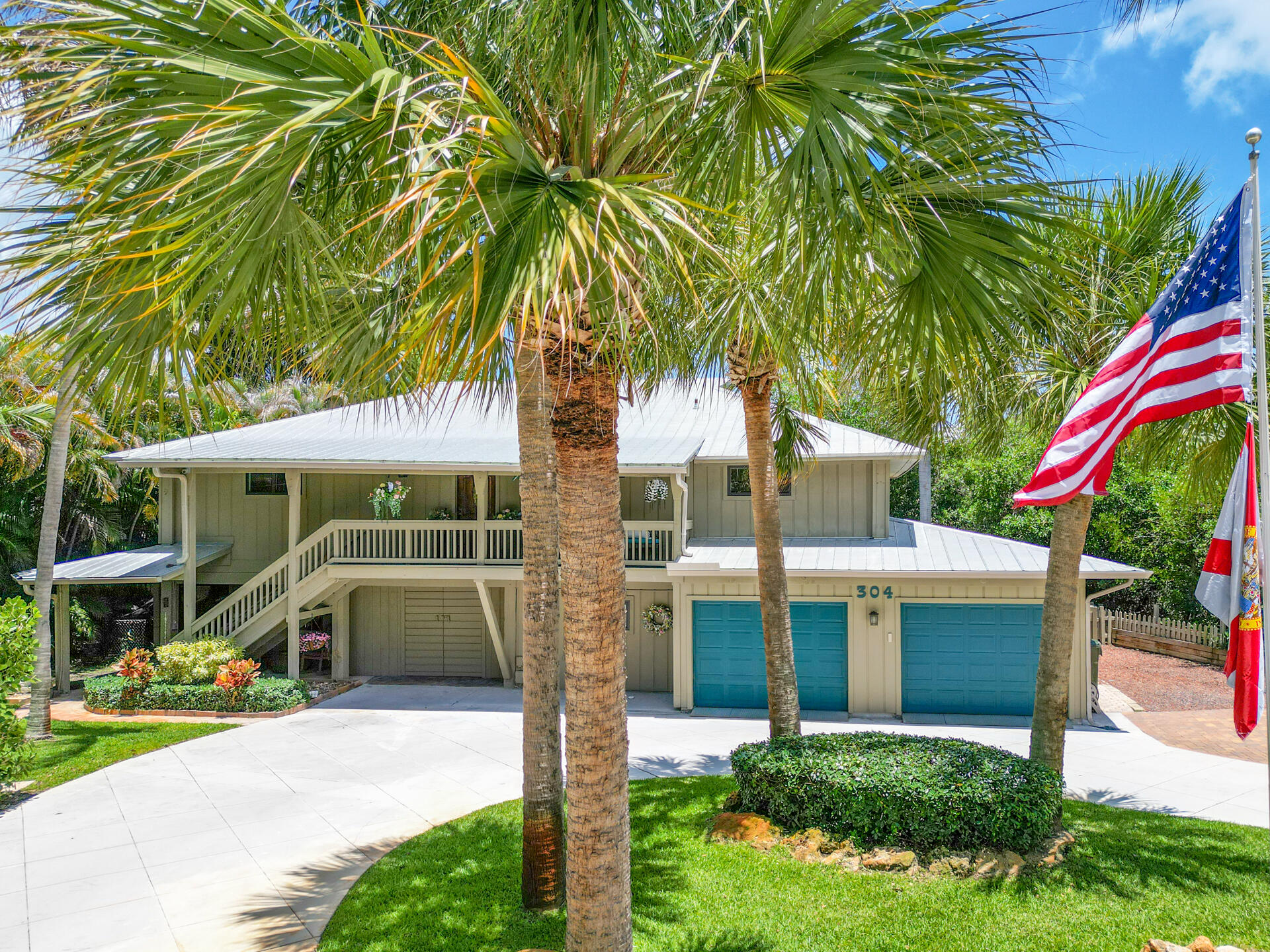 304 SW Indian Groves Drive