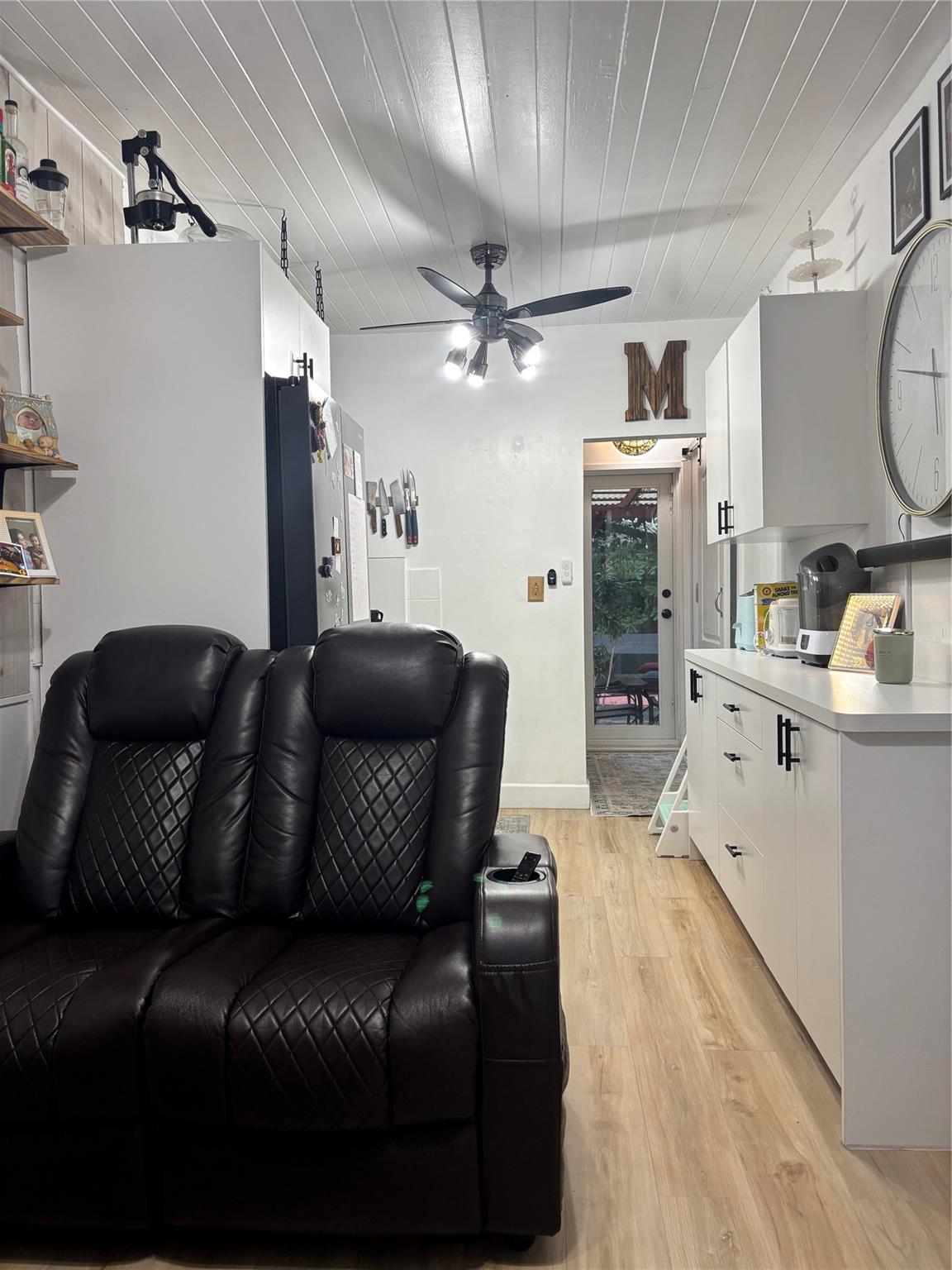 Hollywood Park 4-19 B - Residential