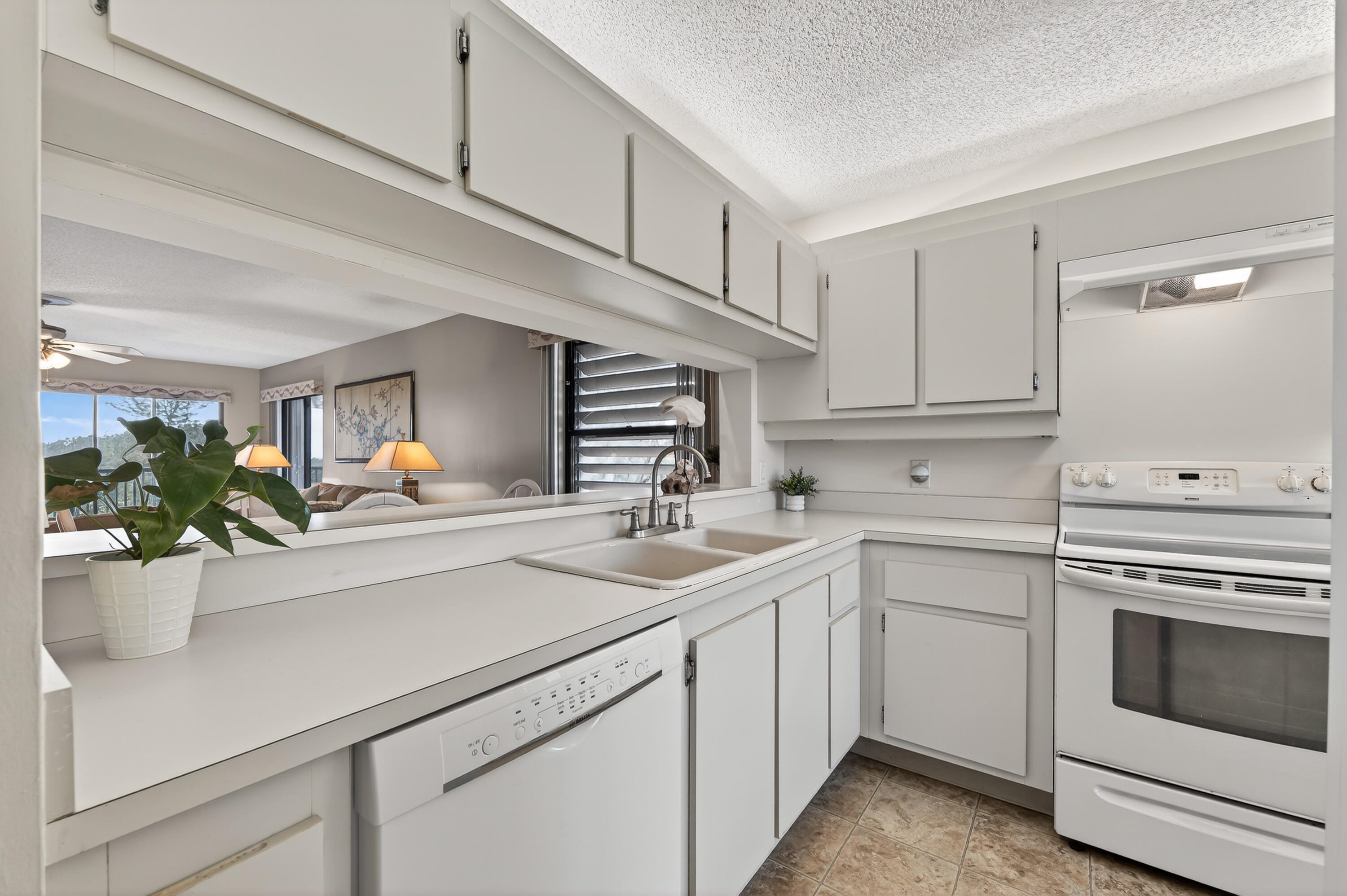 SANDPEBBLE CONDO - Residential