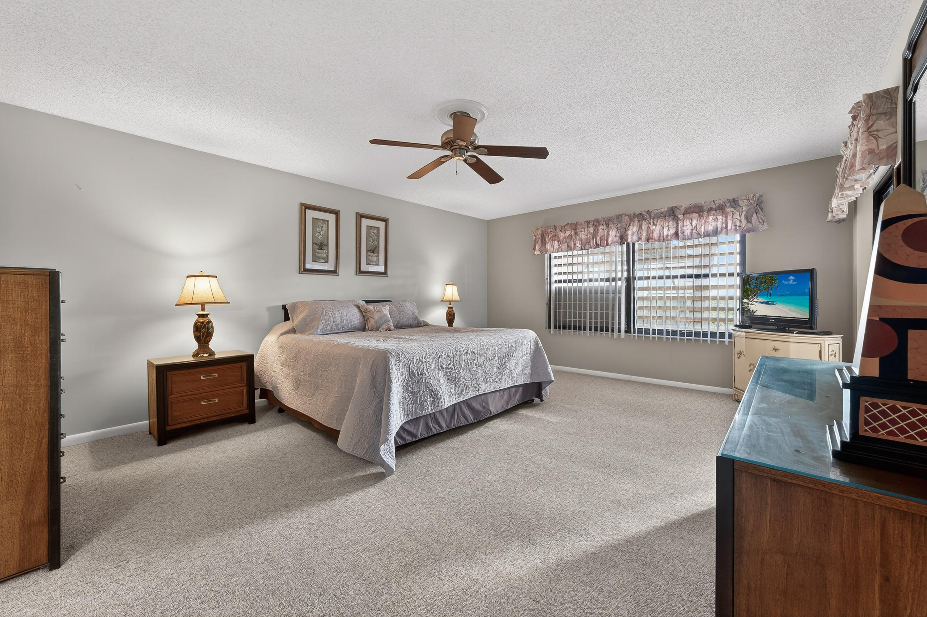 SANDPEBBLE CONDO - Residential