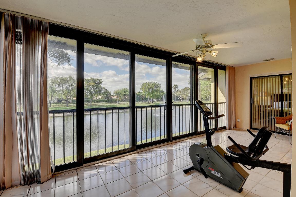 Palm Chase Lakes - Residential