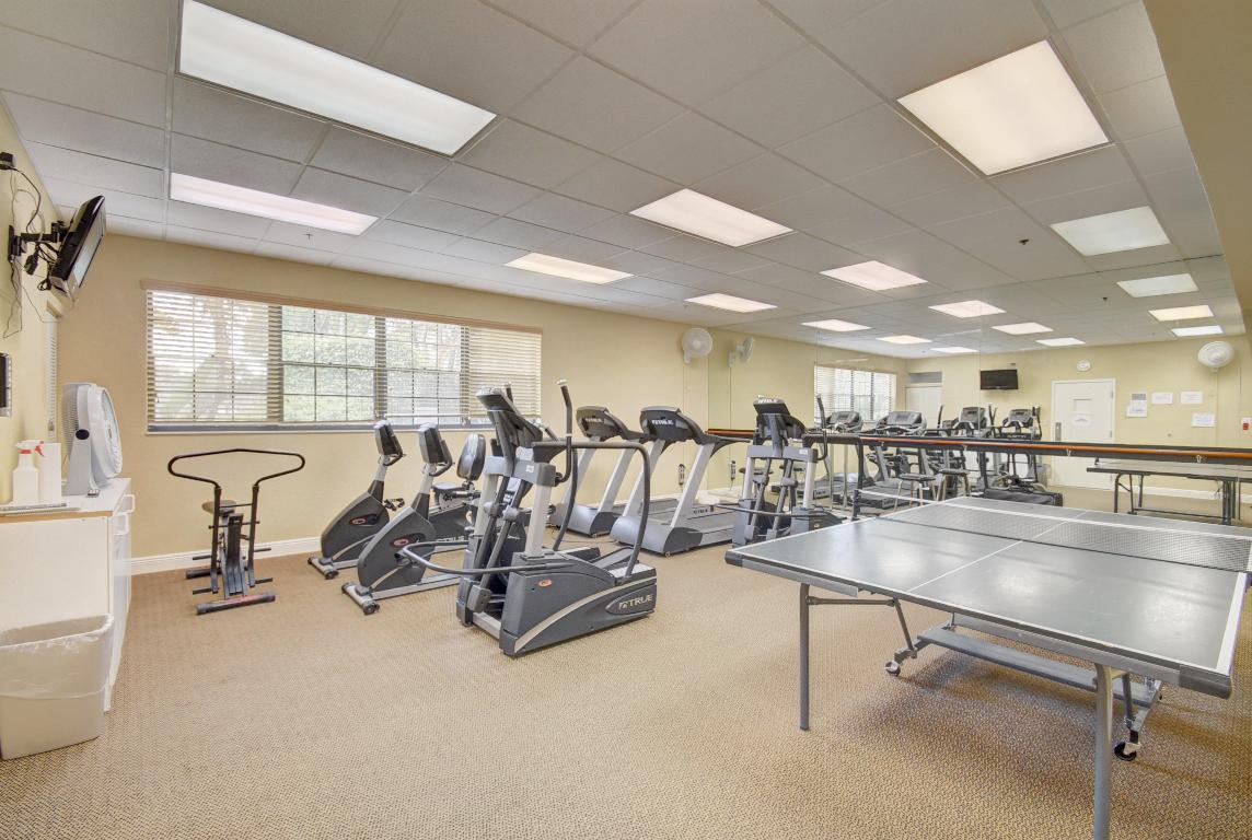 Palm Chase Lakes - Residential