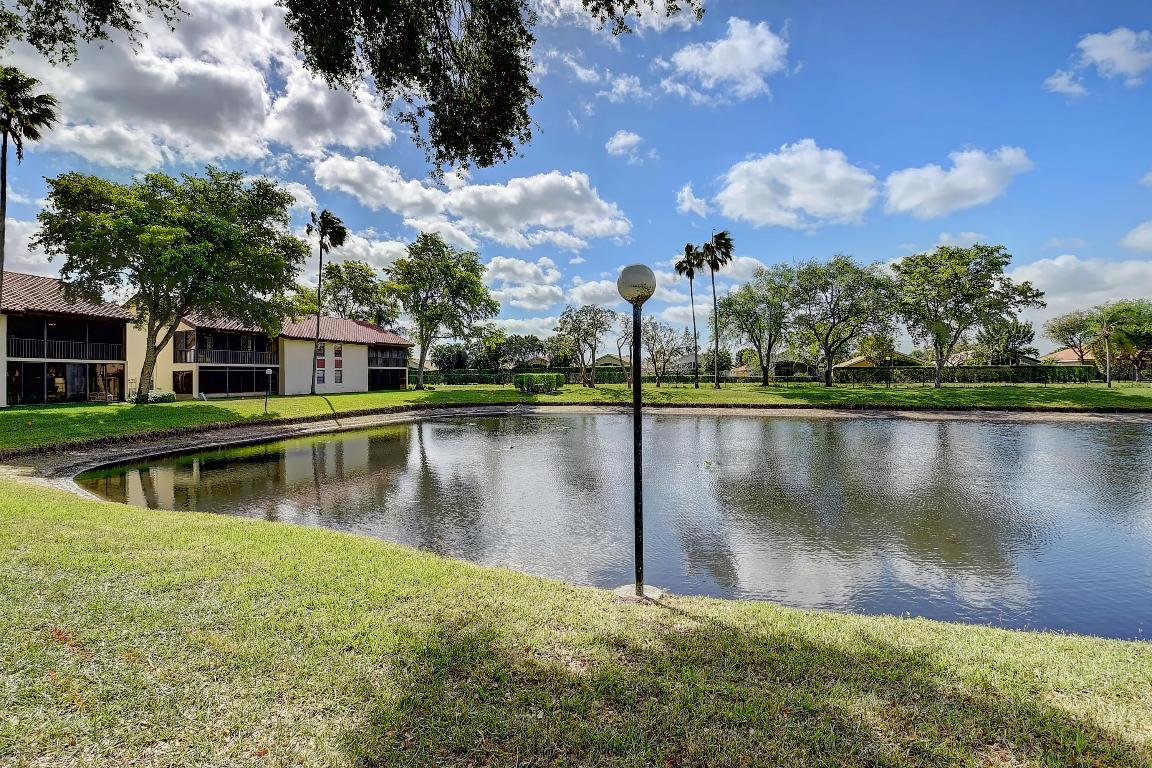 Palm Chase Lakes - Residential