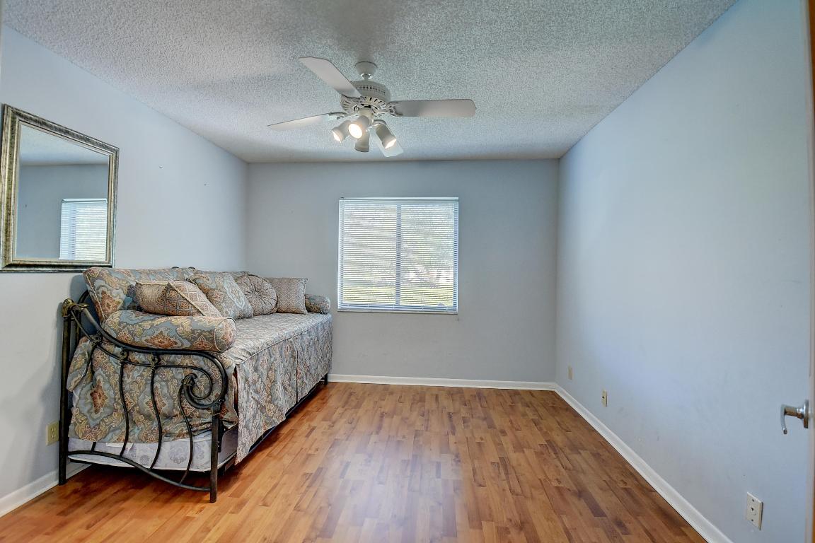 Palm Chase Lakes - Residential