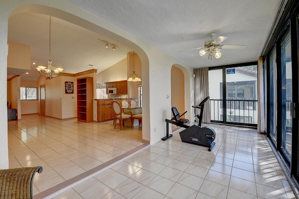 Palm Chase Lakes - Residential