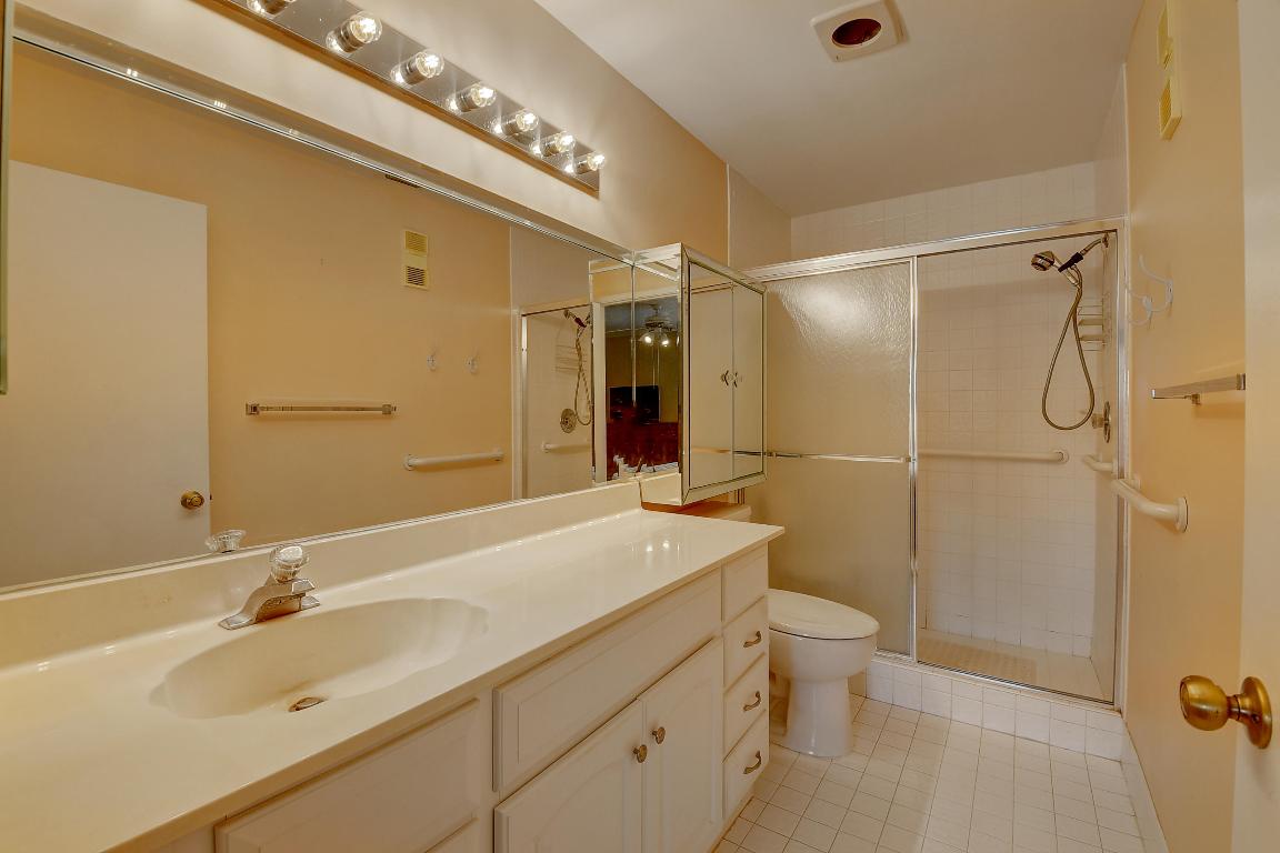 Palm Chase Lakes - Residential