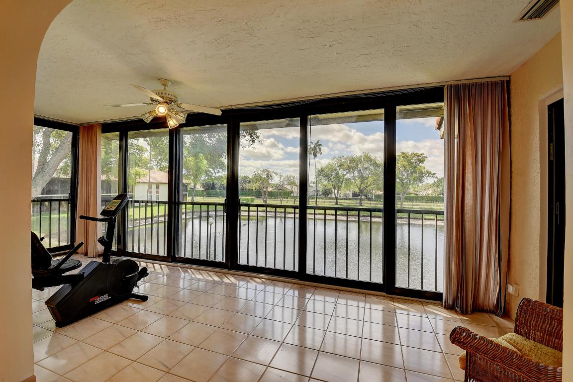 Palm Chase Lakes - Residential