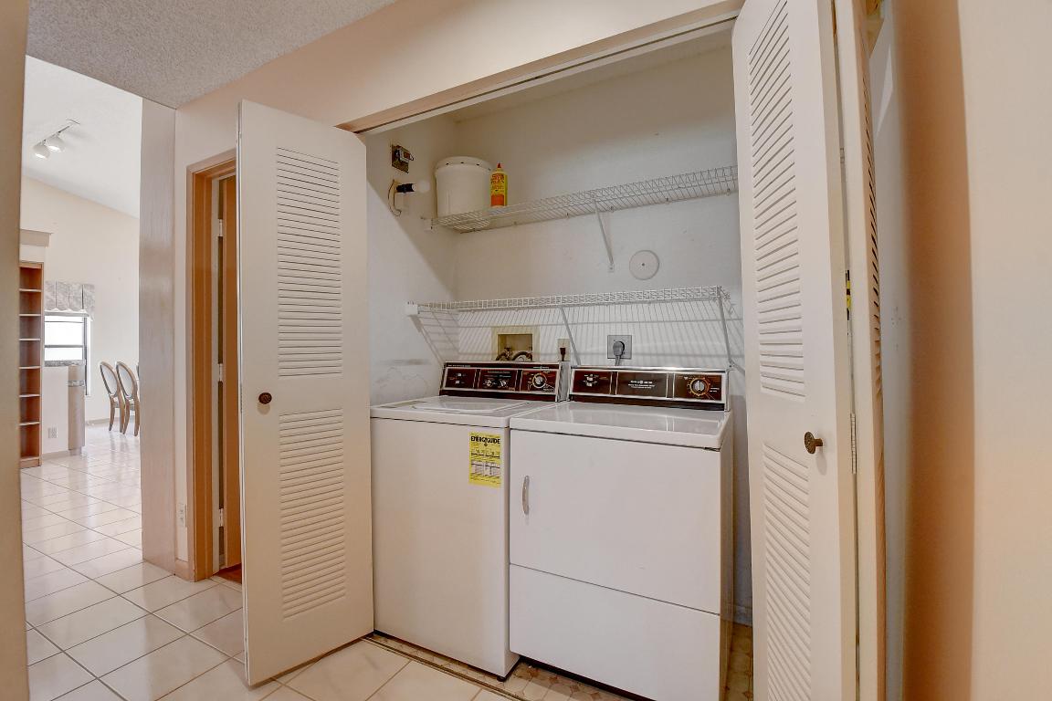 Palm Chase Lakes - Residential