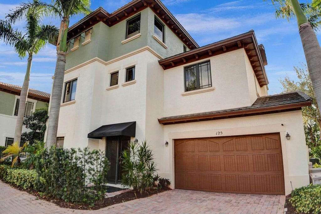 Photo of 125 NW GARDNER Street, Boca Raton, FL 33432 (MLS # B26092114)