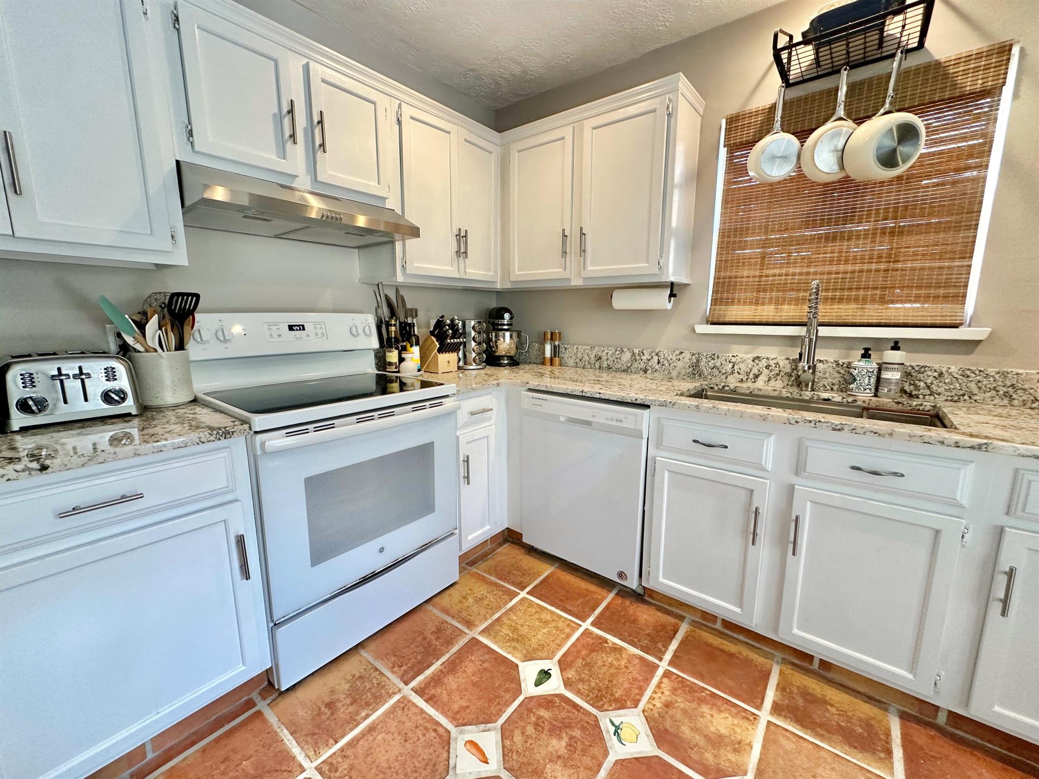 JAMESTOWN AT HERITAGE RID - Residential