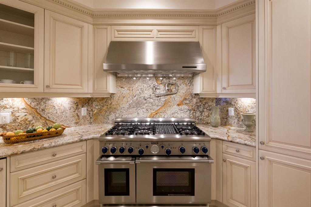 BELLARIA CONDO - Residential