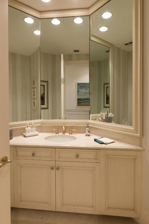 BELLARIA CONDO - Residential