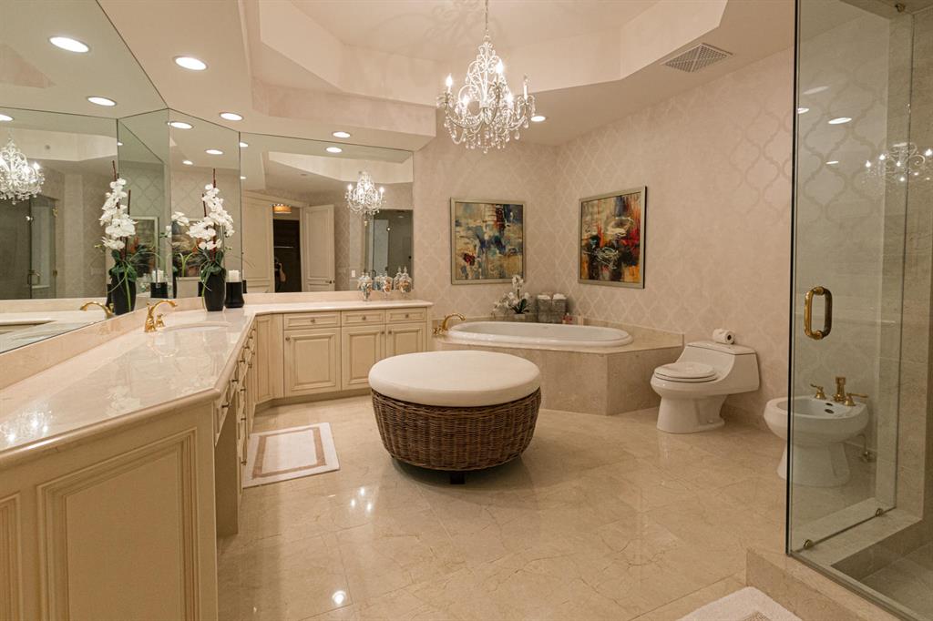 BELLARIA CONDO - Residential