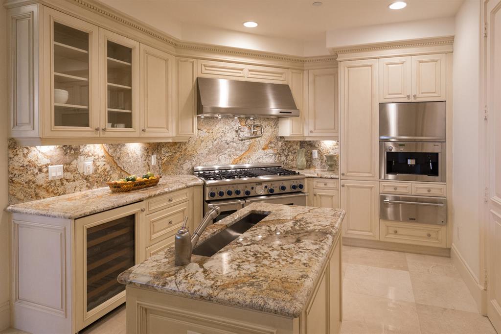 BELLARIA CONDO - Residential