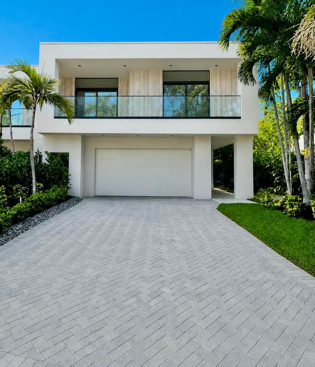 Photo of 517 NE 17th Way, Fort Lauderdale, FL 33301 (MLS # B26041138)