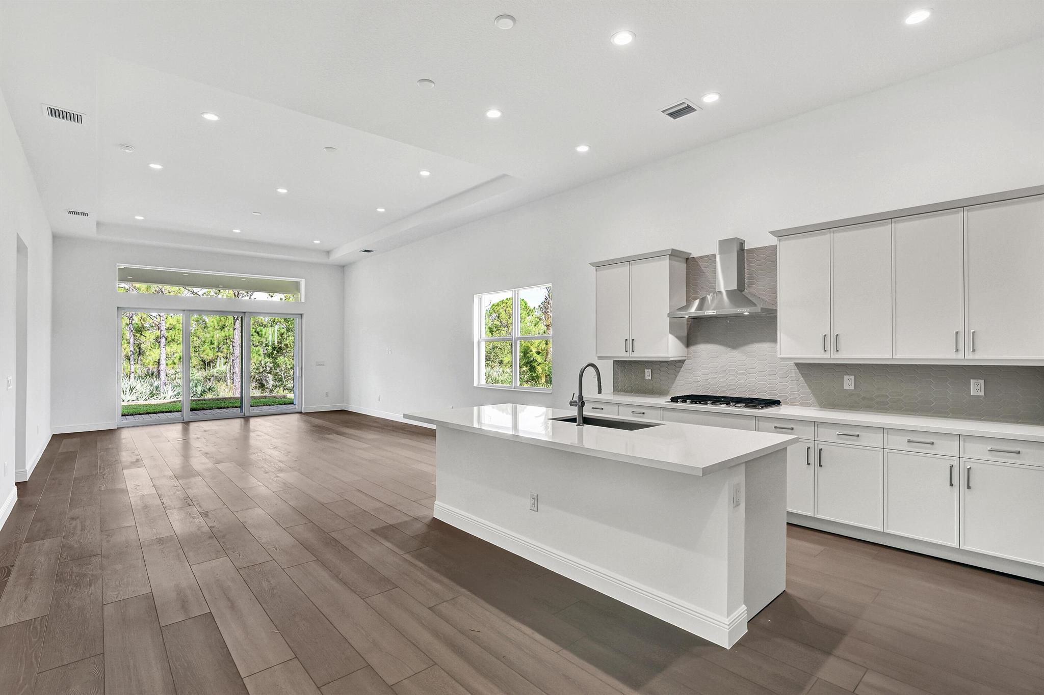 TESORO PLAT NO 15 - Residential