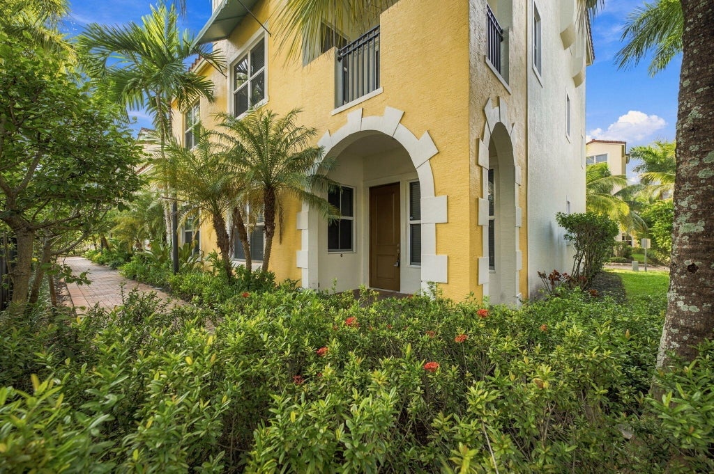 Photo of 1799 NW 124TH Way, Pembroke Pines, FL 33028 (MLS # B26091548)