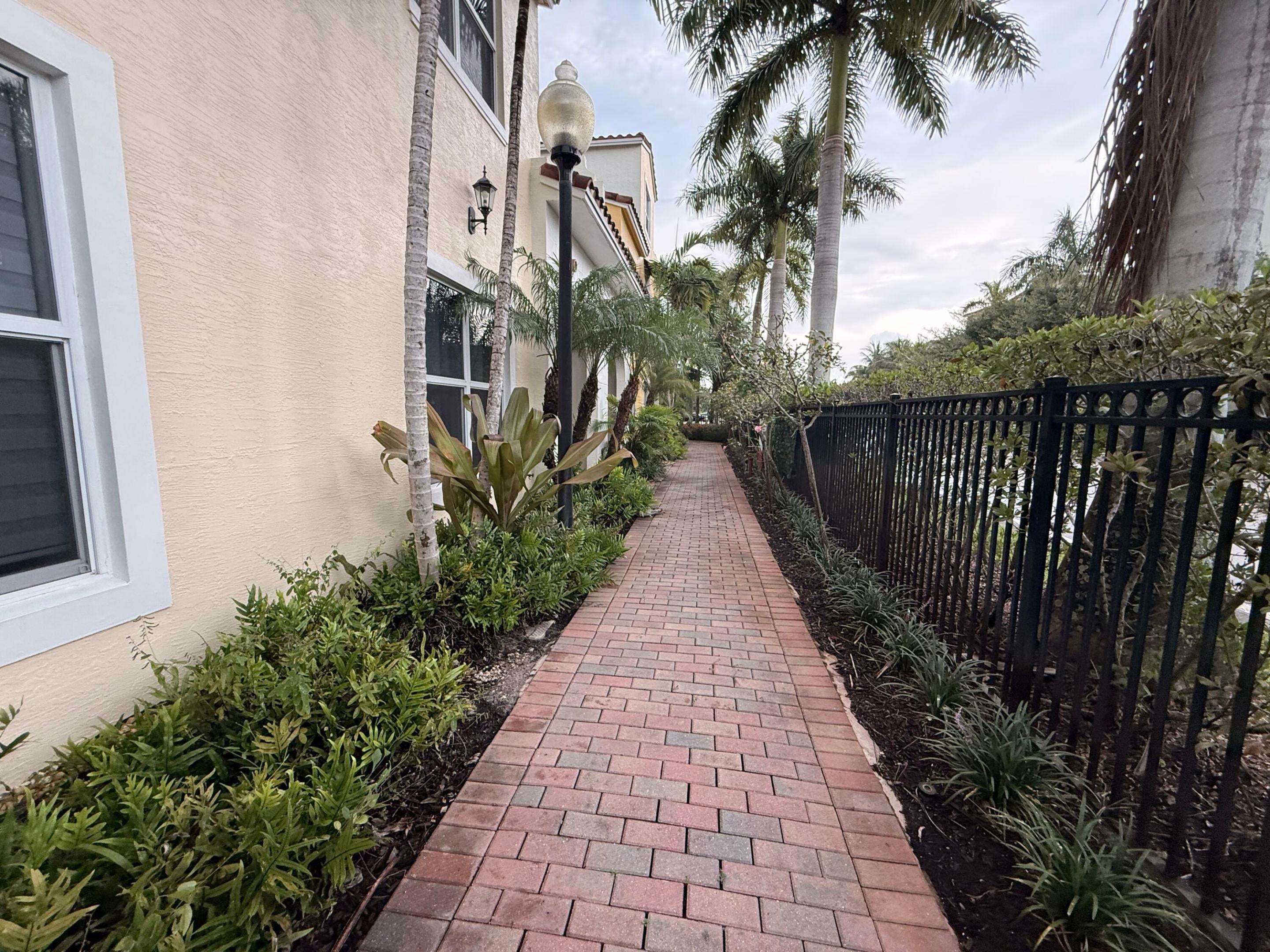 1799 NW 124TH Way