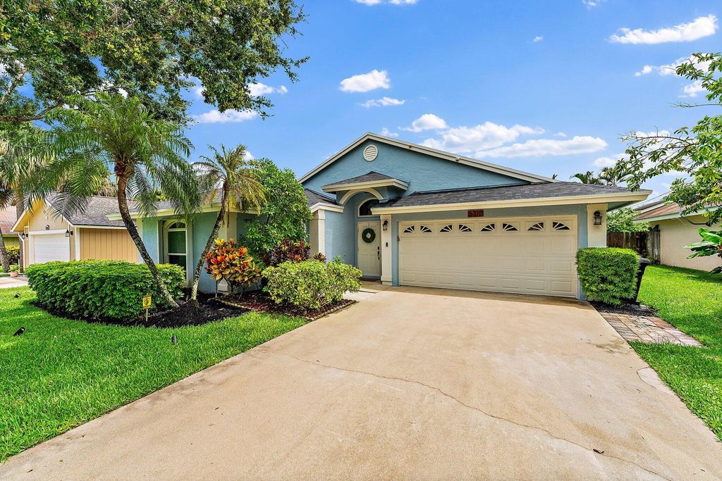 Photo of 6310 Leslie Street, Jupiter, FL 33458 (MLS # R11007649)