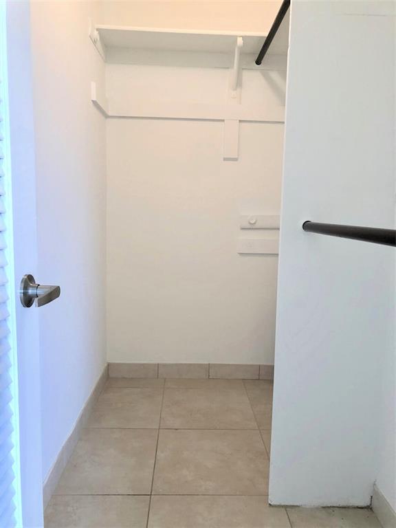 KINGS POINT CAPRI CONDOS - Residential