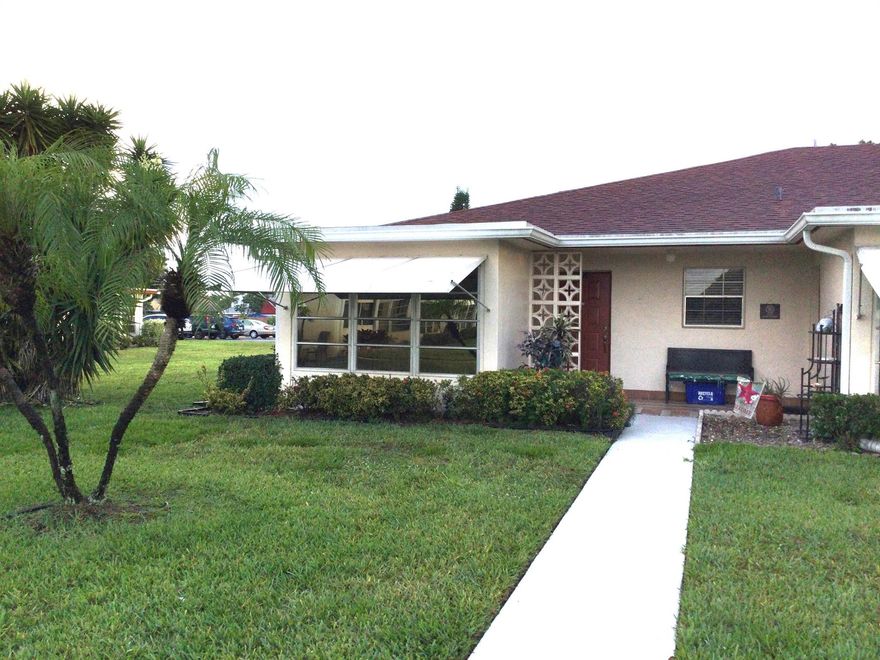 Don't miss this Amazing 2 bedrooms 2 bath Villa at High Point 7. Large open rooms. Updated Kitchen with beautiful
wood cabinets. Both bathrooms were also updated. Roof is only 4 years old. Very friendly active community with large, heated pool, clubhouse, Tennis and so much more. Low HOA includes building insurance, water, sewer, trash, landscaping, cable, internet. One assigned space and plenty of guest parking. Walk to Clubhouse, Pool and all the amenities. Close to shopping and only minutes to Delray's beautiful beaches. Come join the fun in sunny Florida and High Point 7.
