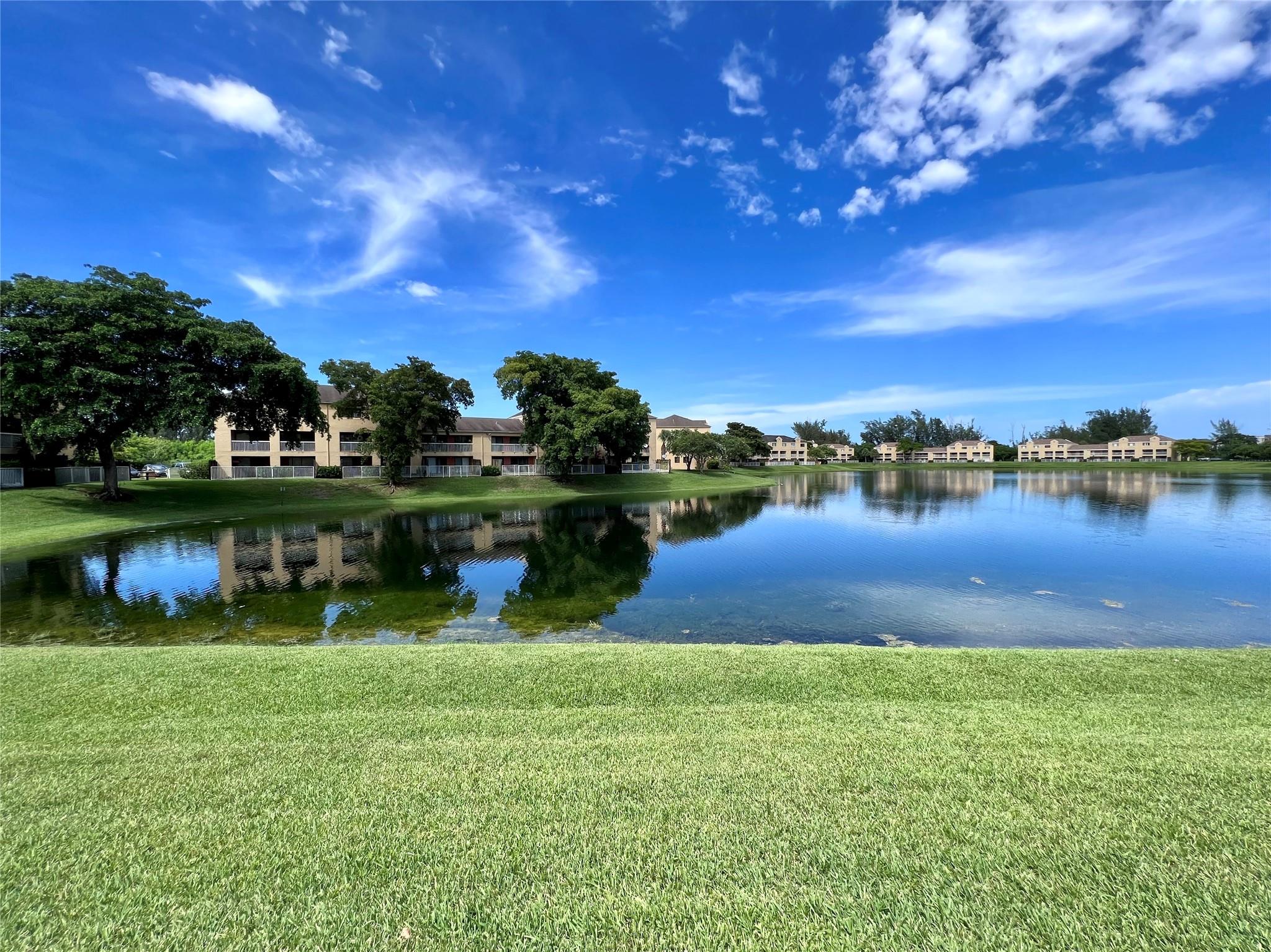 FULLY REMODLED 1/1 APRTMENT WITH BEAUTUFUL LAKEVIEW, FRESH PAINT, TILED THRU-OUT, WASHER AND DRYER INSIDE, LARGE PATIO WITH STORAGE ROOM OVERLOOKING GORGEOUS LAKE. QUIET AND GATED COMMUNITY WITH GYM, SWIMMING POOL AND CLUB HOUSE.