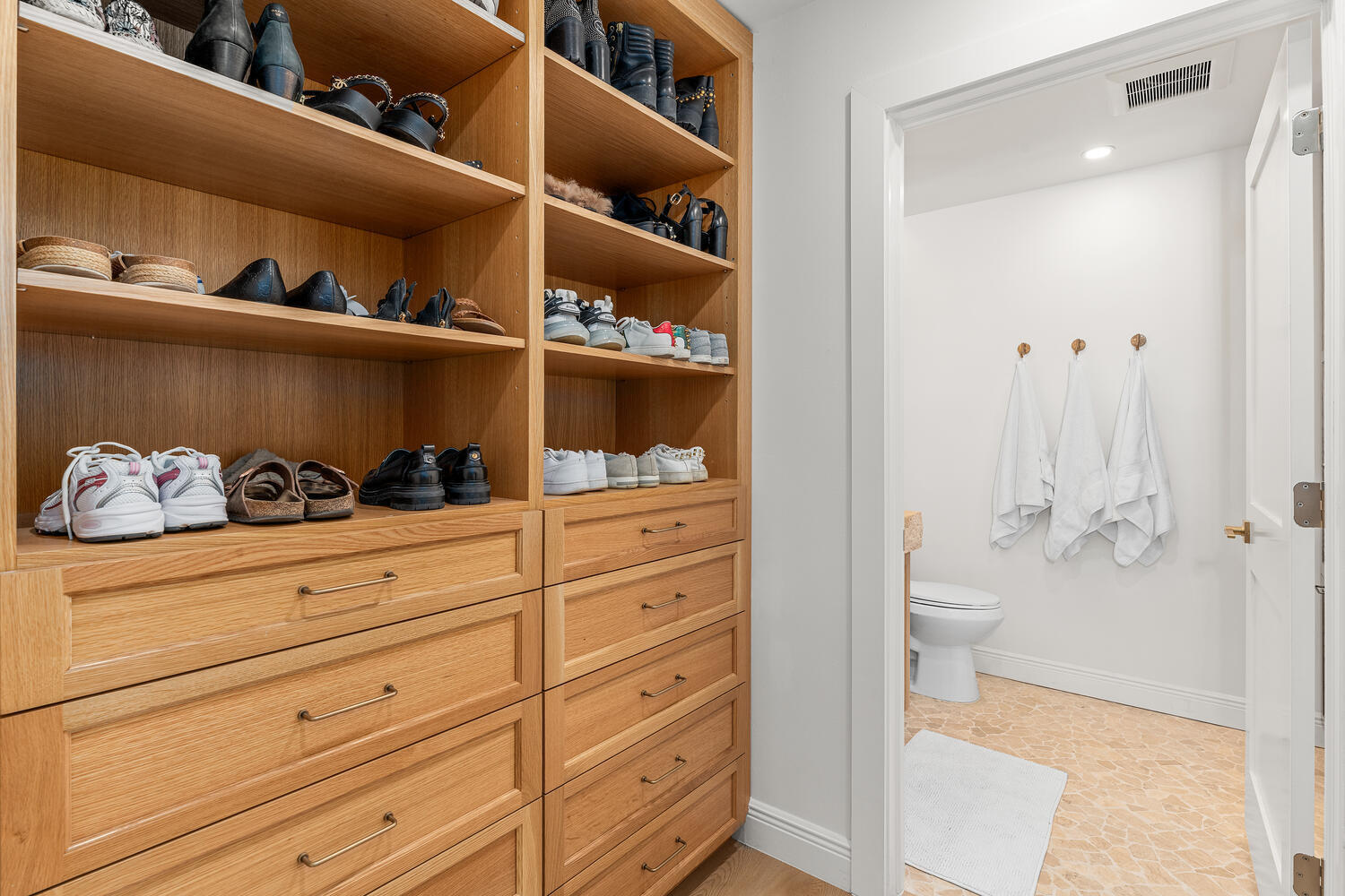 BEDFORD MEWS AT WELLINGTON - Residential