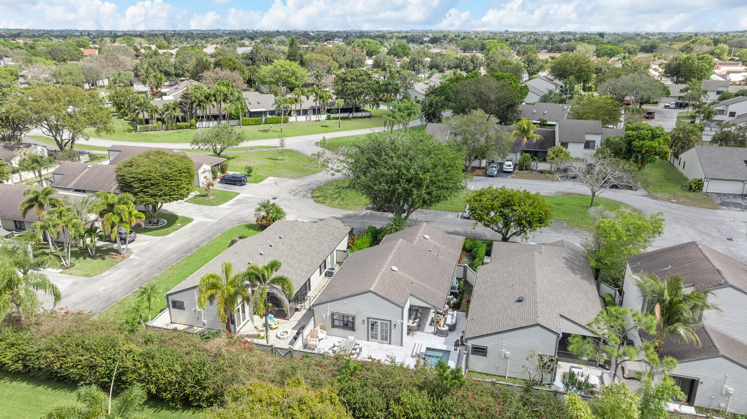 BEDFORD MEWS AT WELLINGTON - Residential