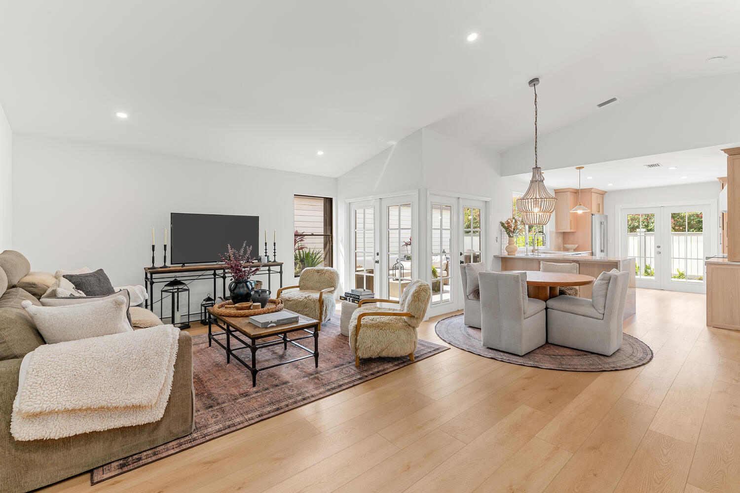 BEDFORD MEWS AT WELLINGTON - Residential