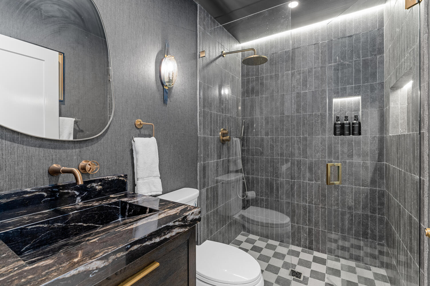 BEDFORD MEWS AT WELLINGTON - Residential