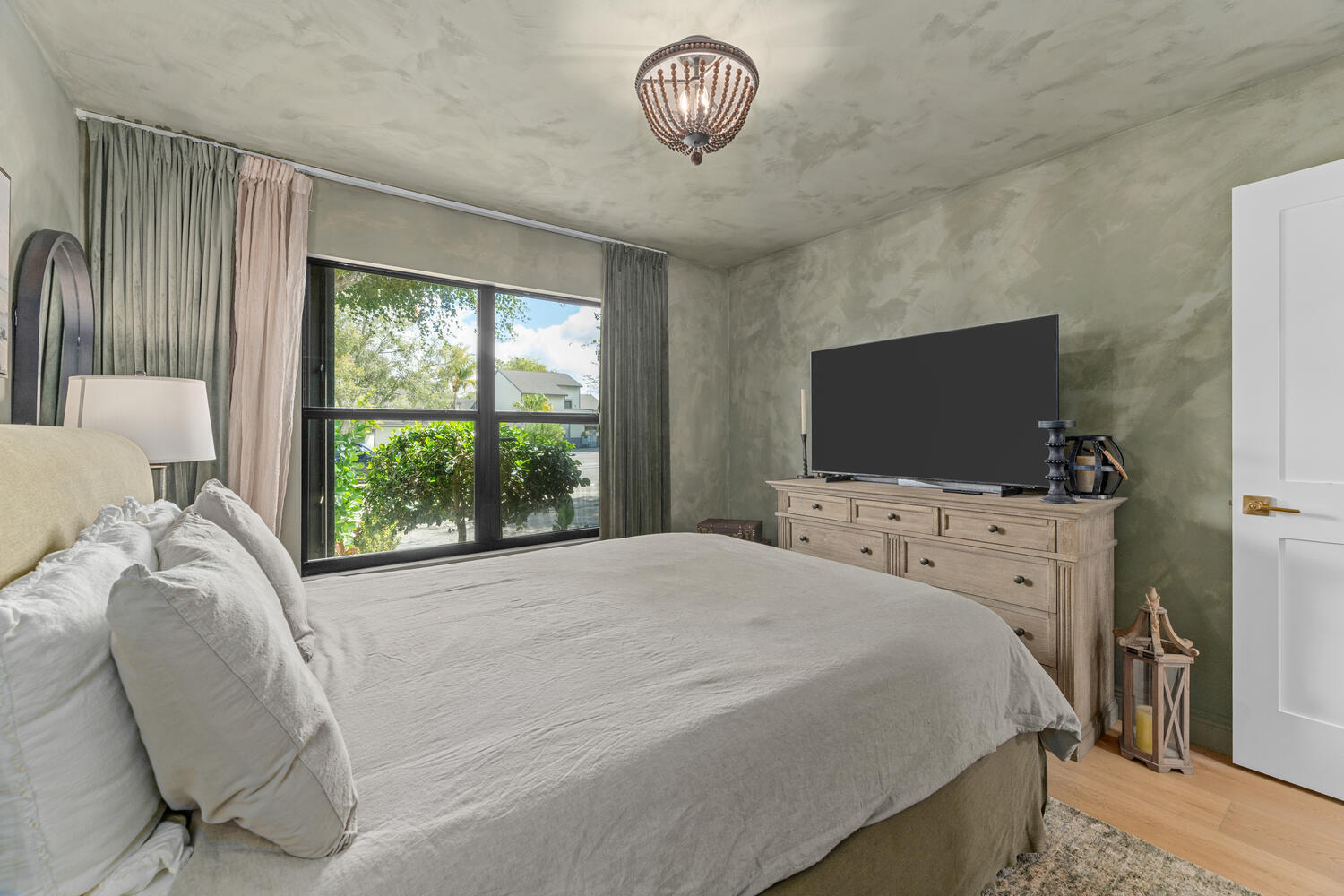 BEDFORD MEWS AT WELLINGTON - Residential