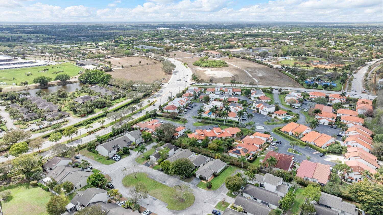 BEDFORD MEWS AT WELLINGTON - Residential