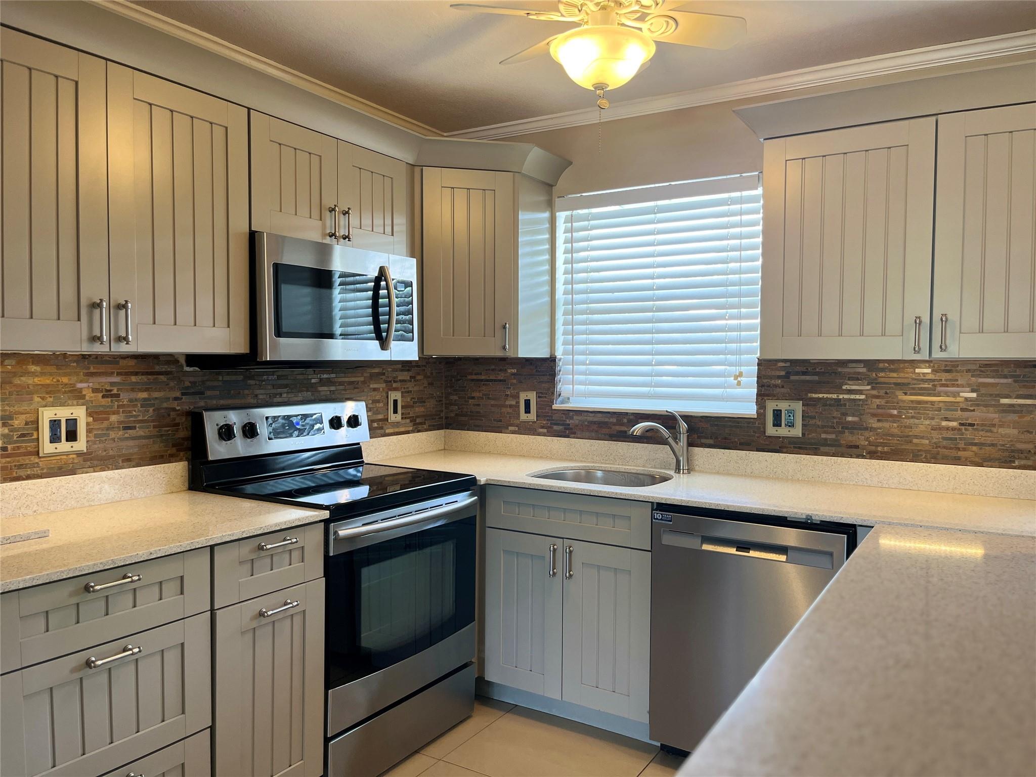1445 SE 15 CT 102