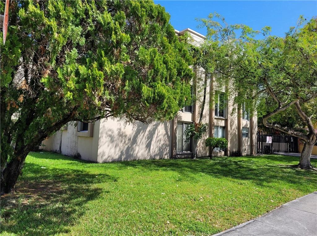 Le Jeune Manor Condo - Residential