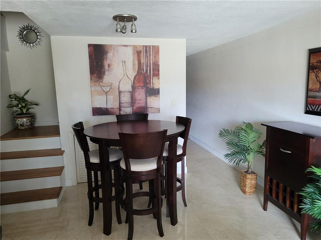 Le Jeune Manor Condo - Residential