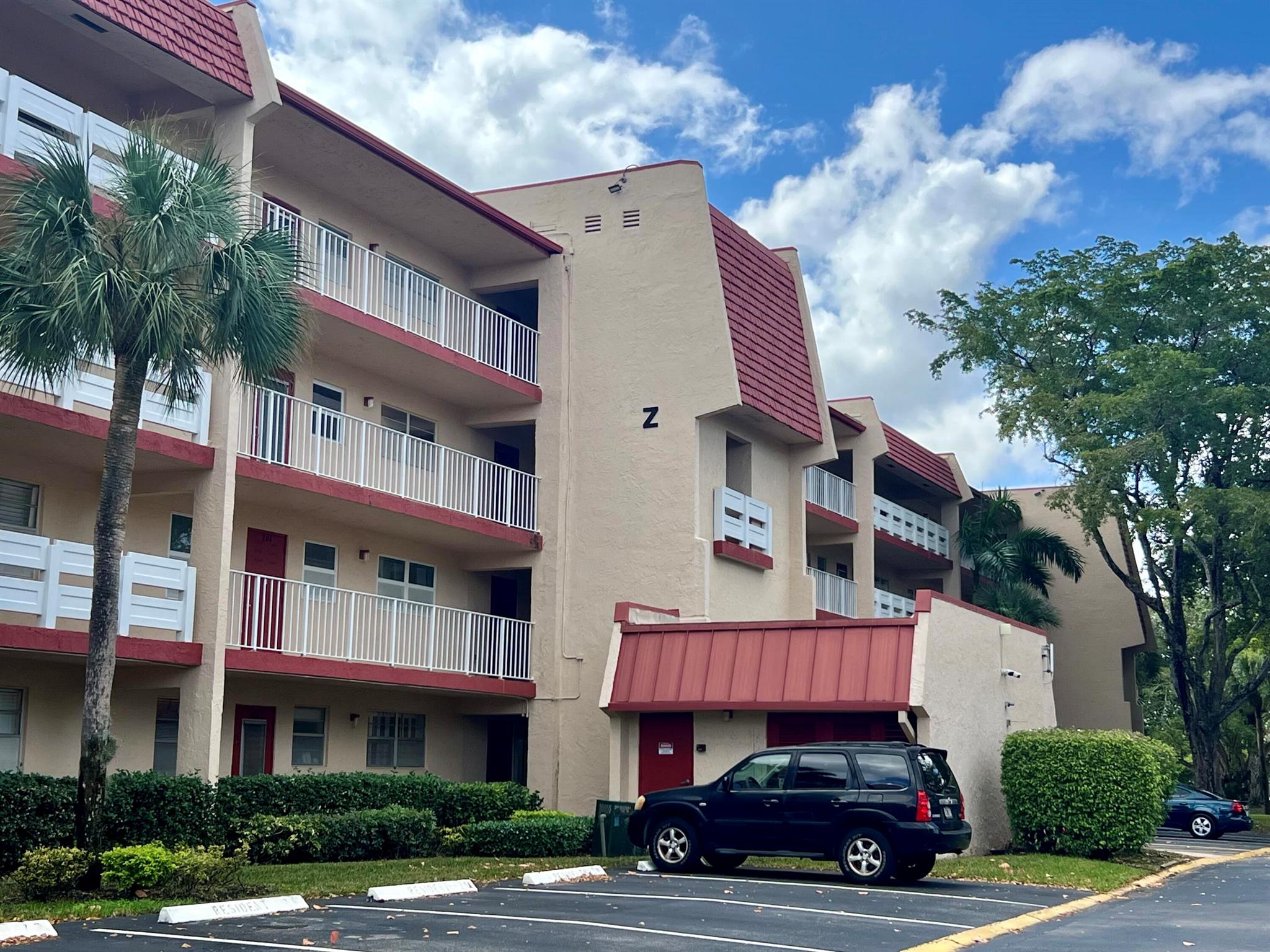 Welcome to your perfect escape in sunny Margate, FL! This 1-bedroom, 1-bathroom condo is an ideal retreat for those seeking a second home in paradise. Located in the desirable Oriole Golf & Tennis Club, a well-maintained 55+ community, you'll enjoy a relaxed lifestyle with resort-style amenities.Residents have access to two sparkling pools, a gym, shuffleboard, and beautifully landscaped grounds--all just minutes from shopping, dining, and entertainment.Don't miss this opportunity to own a slice of Florida sunshine in a welcoming, active community!